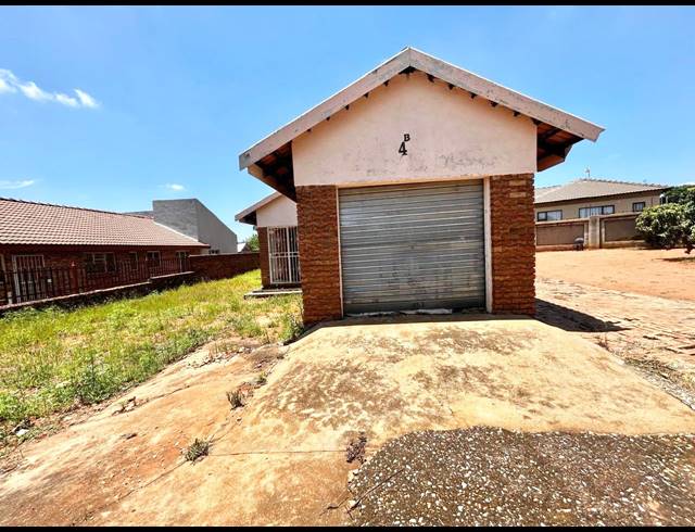 3 BEDROOM HOUSE FOR SALE IN FLORA PARK